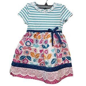 Counting Daisies Floral Lace Dress in Size 3T